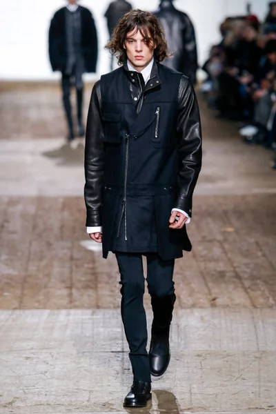 Look 18